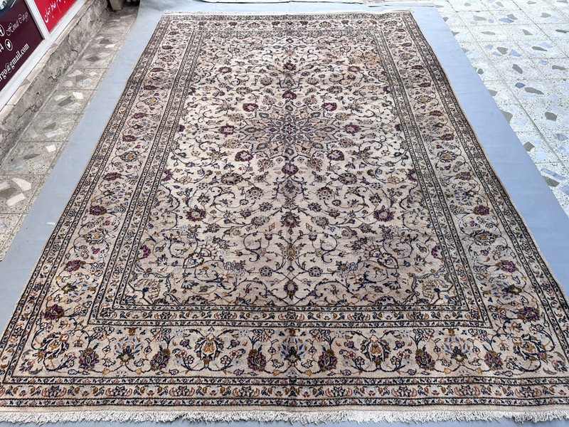 8 X 11.5 foot Stunning Vintage Authentic Oriental Keshani Floral Palace Carpet gallery