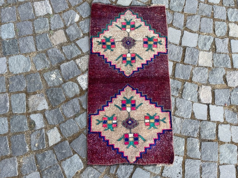 Turkish Vintage Small Rug Handmade Wool Bohemian Bath Mat Rug 1,6 x 3,3 ft gallery