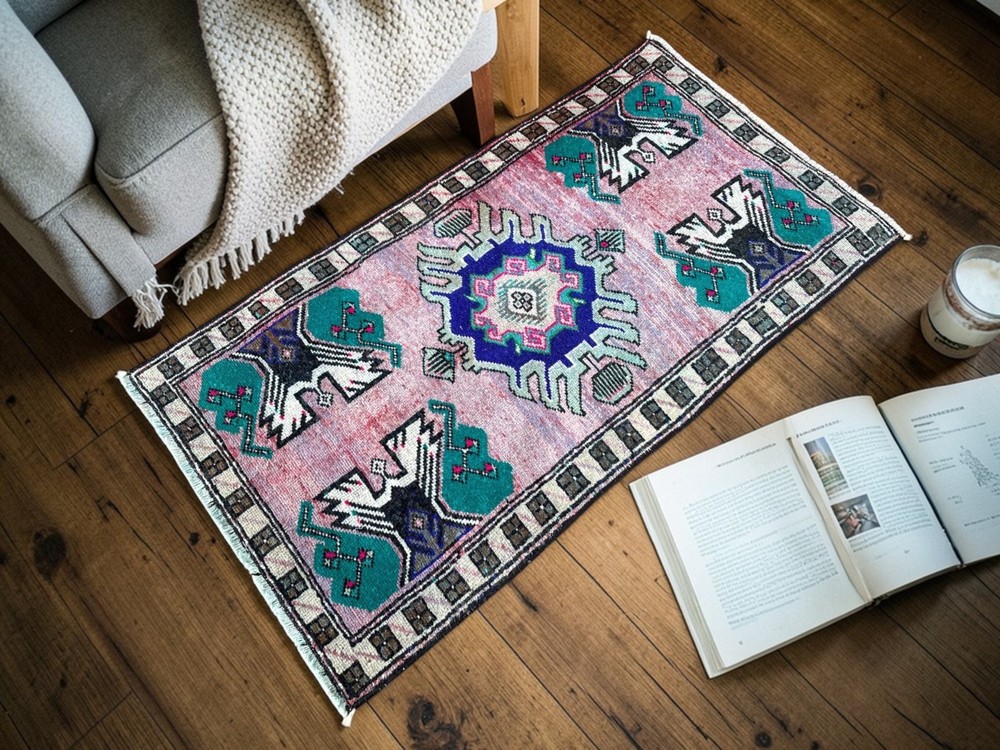 Handwoven Turkish Kilim Rug, Small Vintage Bohemian Decor (1,6 x 3,0 ft)