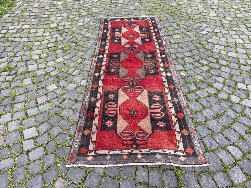 Bohemian Runner Rug, Turkish Vintage Rug, Handmade Wool Rug, 3,1 x 8,2 ft gallery