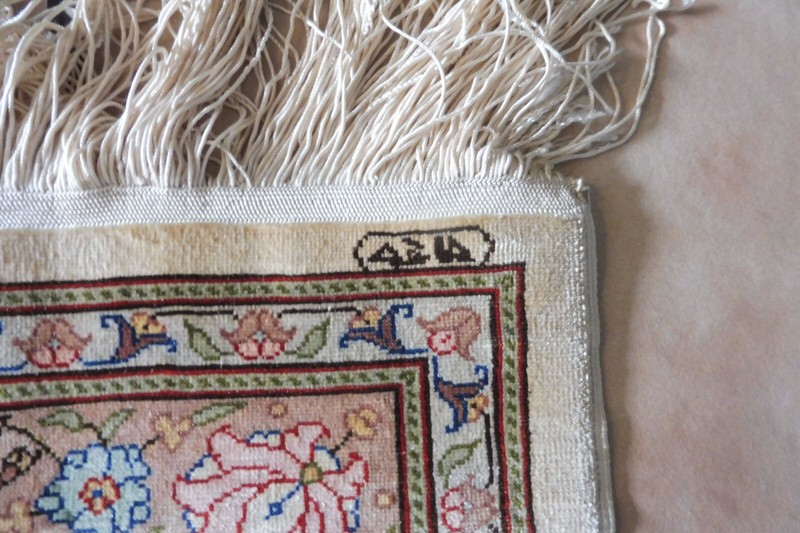 Hereke Silk Carpet, Noble Oriental Carpet, 82Cm X 51Cm High Quality And Like New gallery