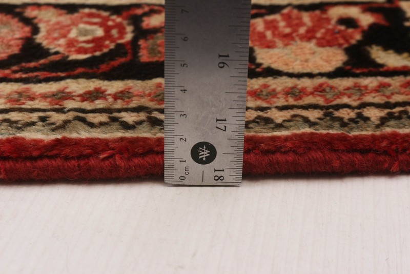 Vintage 4'3" x 6'7" Traditional Hand Knotted Vegetable Dye Wool Area Rug gallery