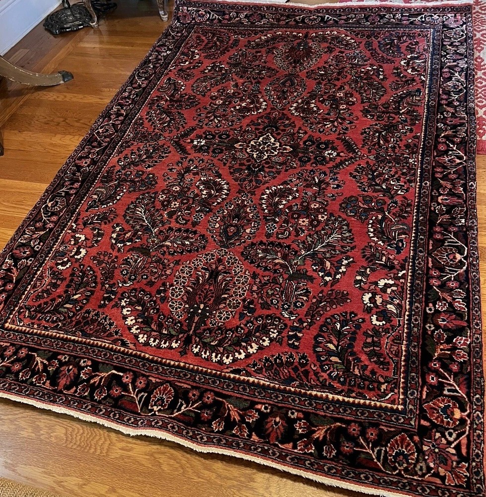 1940/60 Surouk rug red 4”.6’ x 7”. Excellent condition.