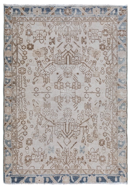 Antique Oushak 95x130 cm (3'1" x 4'3"), Turkish Handmade Wool, 60+ Years Old gallery