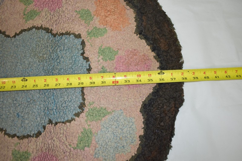 VINTAGE HANDMADE HOOKED OVAL RUG FLORAL FLOOR/WALL DECOR FOLK ART 38” x 27” gallery