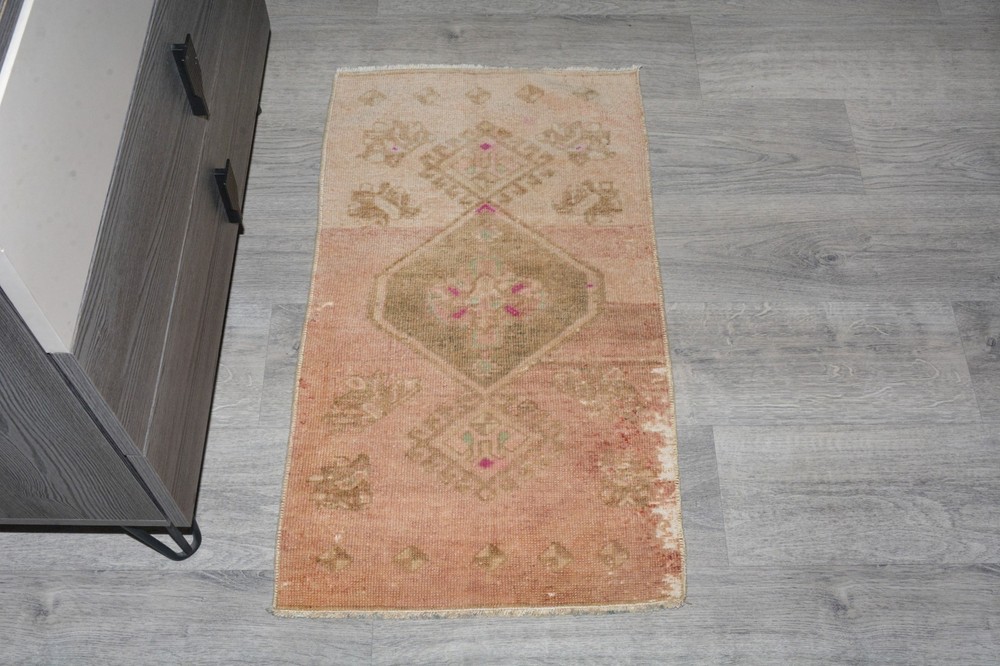 Vintage Turkish Mini Rug 1'7x3'1 ft | Small Oushak Rug | Distressed Doormat
