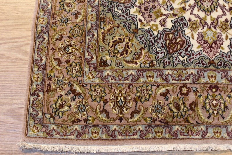 FINE QUALITY Handmade Hand Knotted Is-Fahan rug Silk and Wool 3'5" x 5'6" gallery