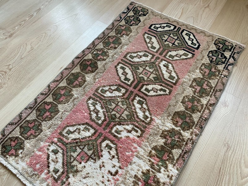 1.5x2.3 ft,Small Pink rug,Faded rug,Oushak Wool rug,Doormat rug, Bath rug,Boho gallery
