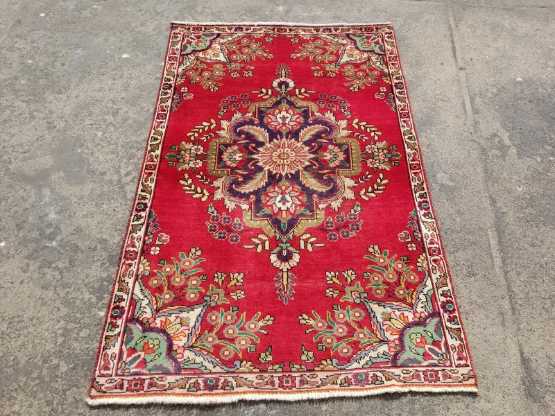Distressed Vintage Handmade Traditional Oriental Wool Multicolor Rug 166x111cm gallery