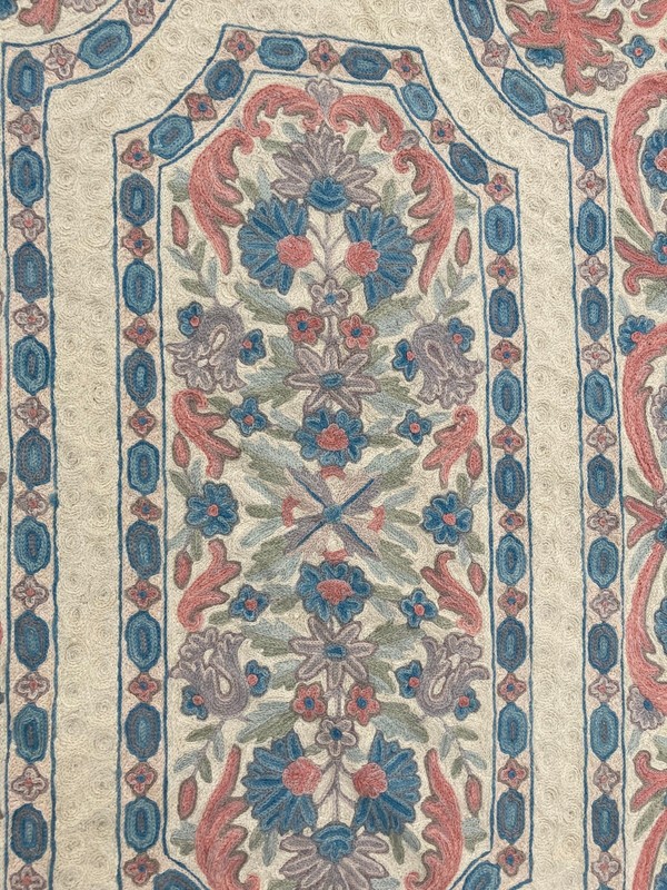 Vintage Handmade Kashmiri Crewel Floral Wool Chain Stitch Rug 116x70 cm gallery
