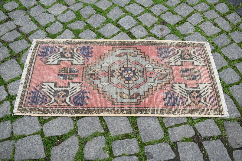 DoorMat Rug,1'6 x 3'1 ft,Turkish Rug, Vintage,Bohemian Rug, Anatolian Oushak Rug gallery