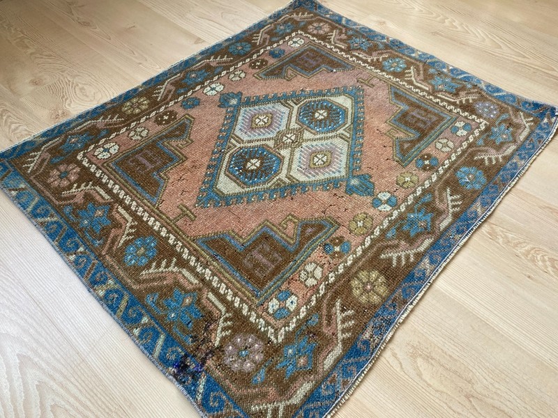 2.1x2.6ft Vintage Turkish Rug Small Handwoven Wool Geometric Medallion Anatolian gallery