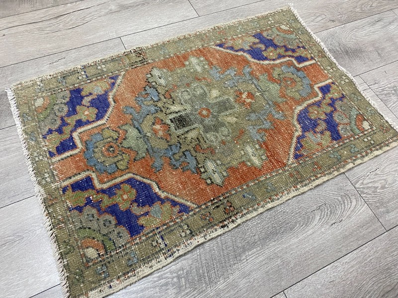 Turkish small rug, Vintage rug, Oushak rug, Doormat rug, Bath rug, 1.8 x 2.8 ft gallery