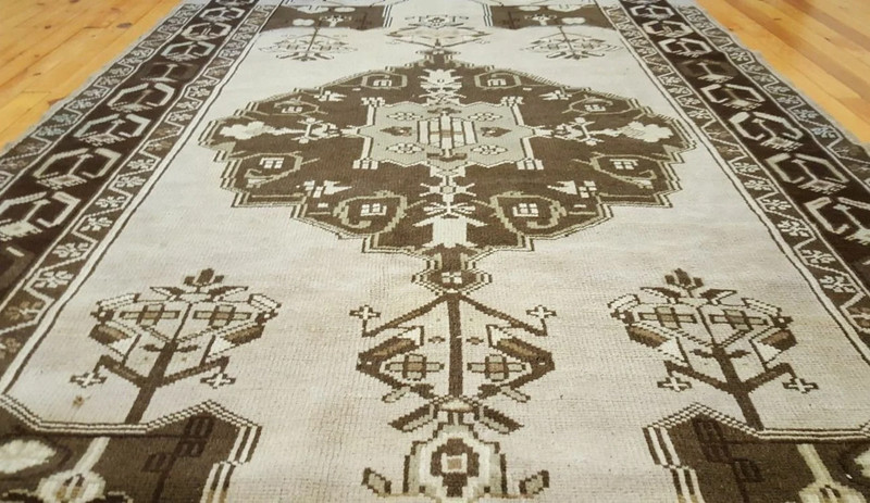 Exquisite Antique 1930-1940s Muted Dyes Decorative Ushak Rug 4’3”x 8’7” gallery