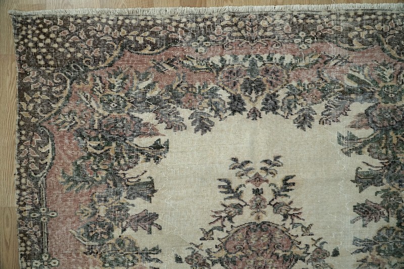 Boho Decor Rug, Vintage Turkish Rug, Beige Pink Brown Carpet 5.64x7.91 ft H-2470 gallery