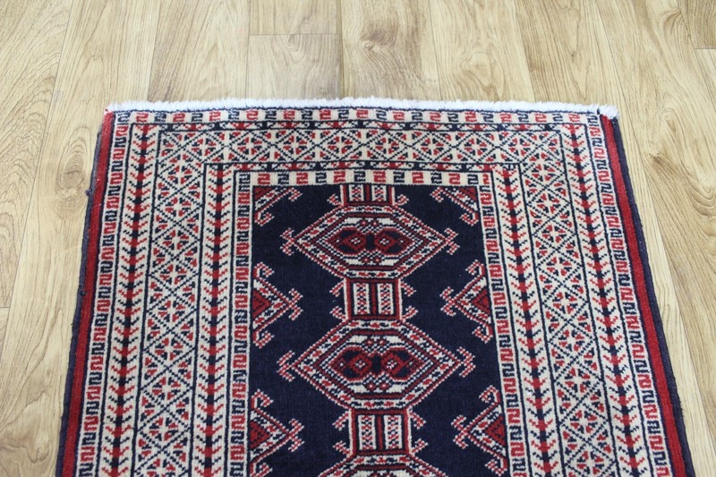 Vintage Hand Made Traditional Oriental Wool Small Rug 93 x 63 cm gallery