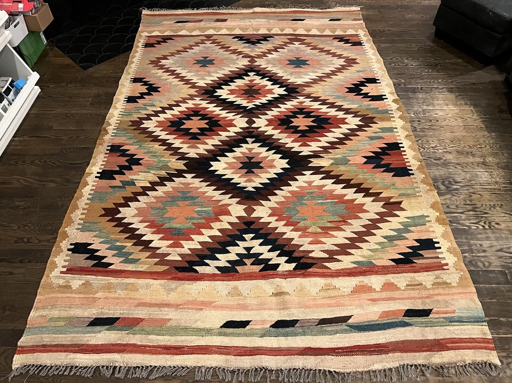 STUNNING!!! Vintage Turkish Kilim Rug! 10 Ft x 6’10 1/2”. Incredible!