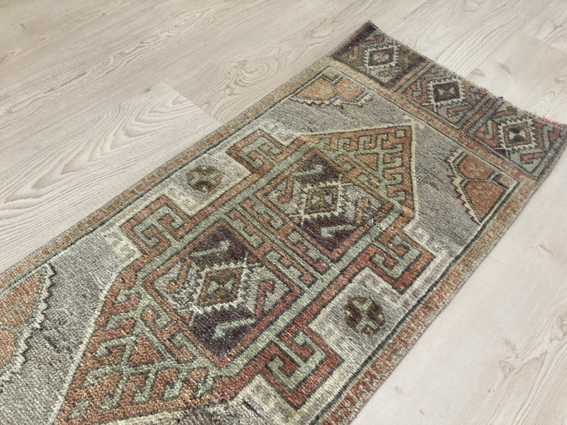 Brown rug, Turkish small rug, Vintage rug, Wool rug, Doormat rug, 1.4 x 3.3 ft gallery