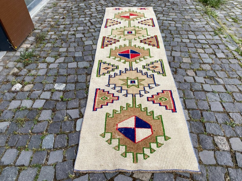 Bohemian rugs, Runner rug, Handmade, Turkish rug, Vintage, Wool | 2,7 x 9,9 ft gallery