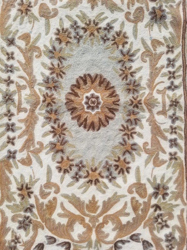 Vintage Traditional Handmade Kashmiri Chain Stitch Wool Beige Kilim 4.4x2.3ft gallery