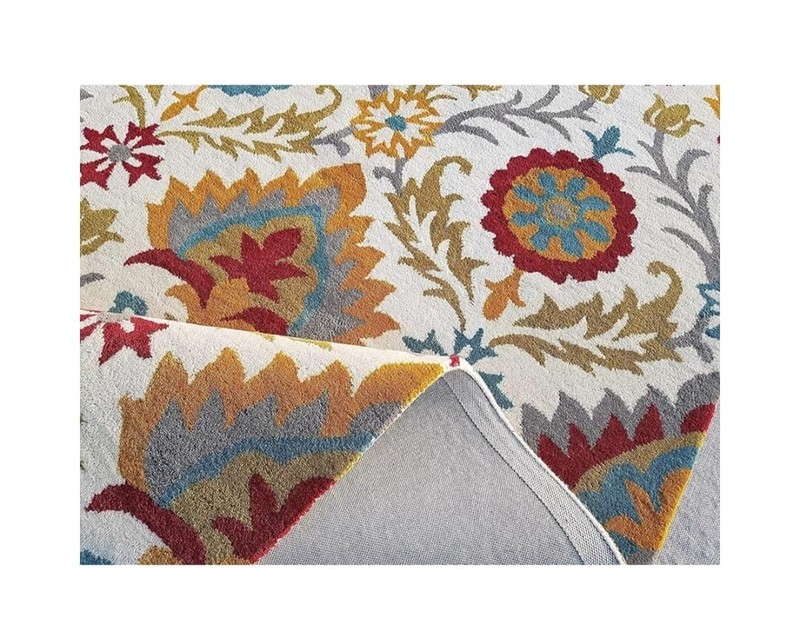 Luxurious Floral Rug With Beautiful Colour Combination And In a Gorgeous Look gallery