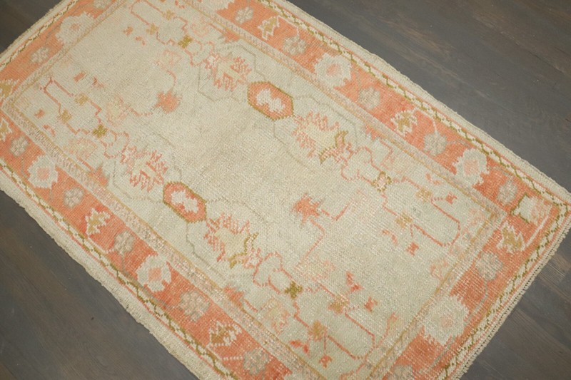 Antique Turkish Oushak Ushak Rug Size 3'x5' gallery