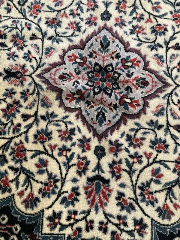 Pretty Large Wool Area Rug Carpet with Floral Medallion Pattern gallery