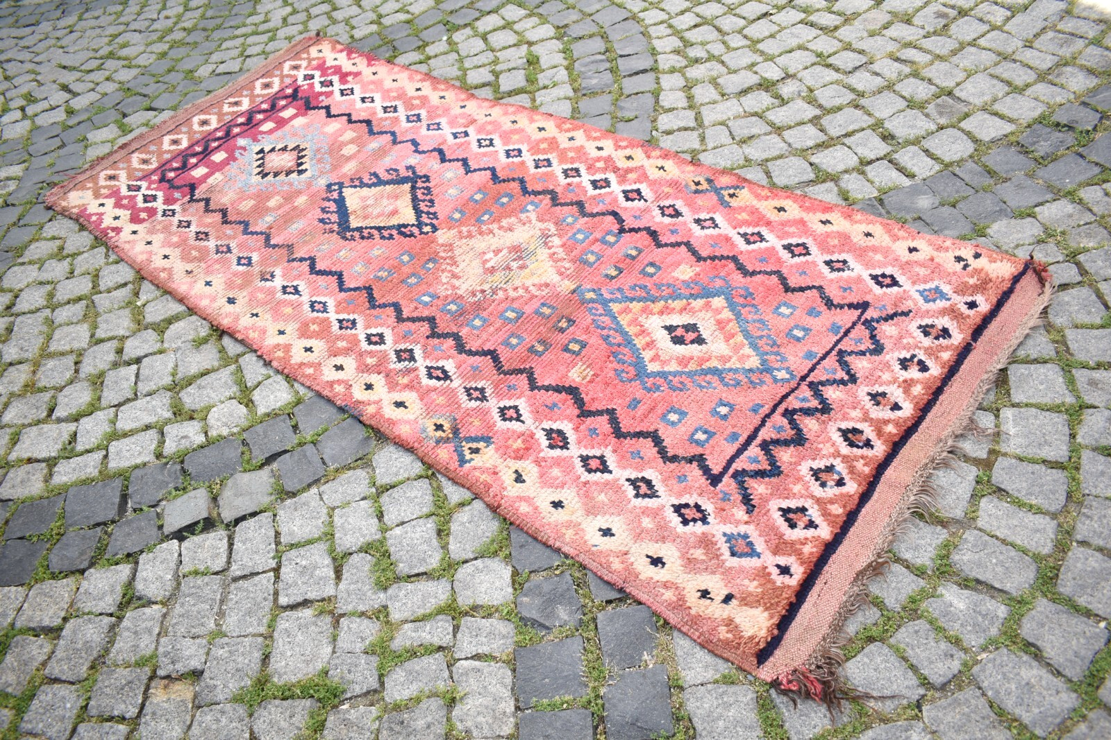 Fabulous Antique Rug 43'' x 98'' Collector's Item Moroccan Worn Rug Hand-knotted gallery