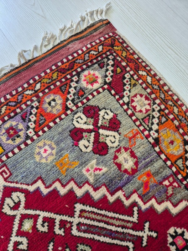 Rare Collector's Piece: Antique Turkish Yuntdağ Rug 30x45 in - All Natural Dyes gallery