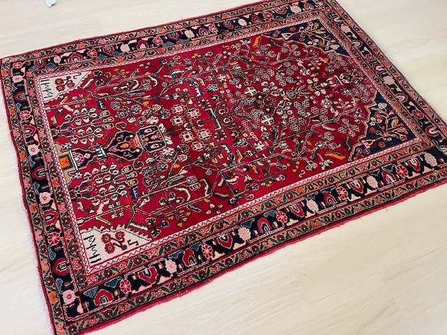 4'7' x 7'8" Heriz design carpet - Hand knotted ***REDUCED*** gallery