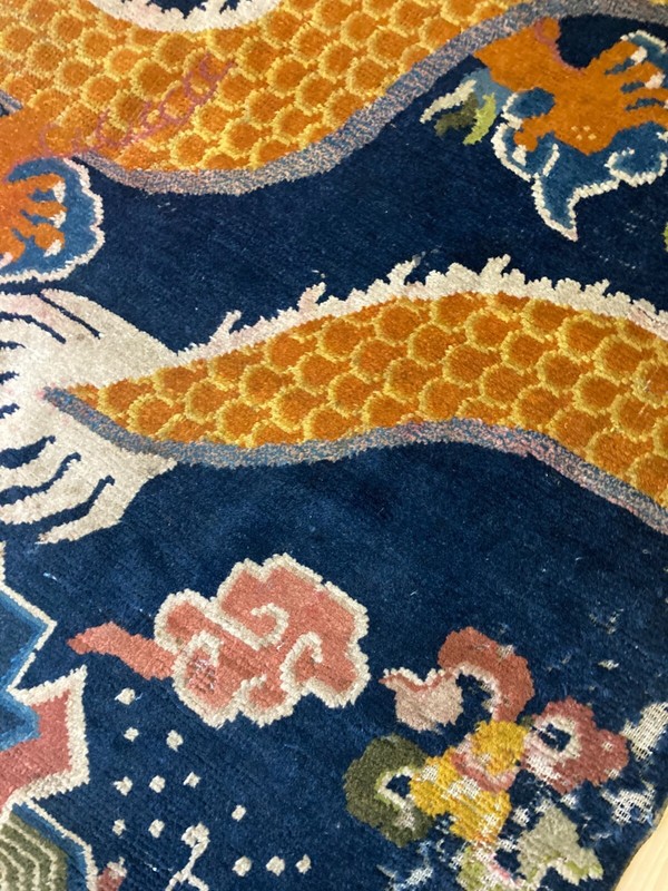 Ning Xia (Hingxia / Ningxia) Pillar Rug 280 x 103 cm (9' 2" x 3' 5") China gallery