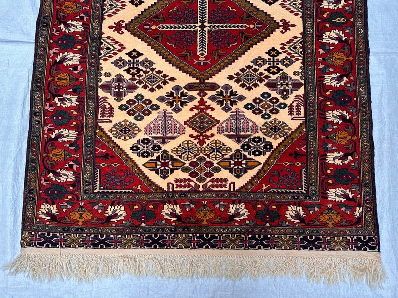COLLECTORS’ ITEM Gorgeous Vintage Natural Vegetable Fine Quality Shirvan Carpet gallery
