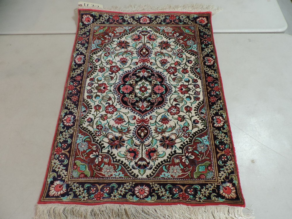 23" x 31" 100% Silk Rug Carpet