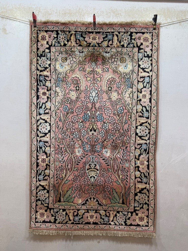 Vintage Beautiful Hand Knotted Kashmiri Silk Prayer Design Rug 123x76 Cm