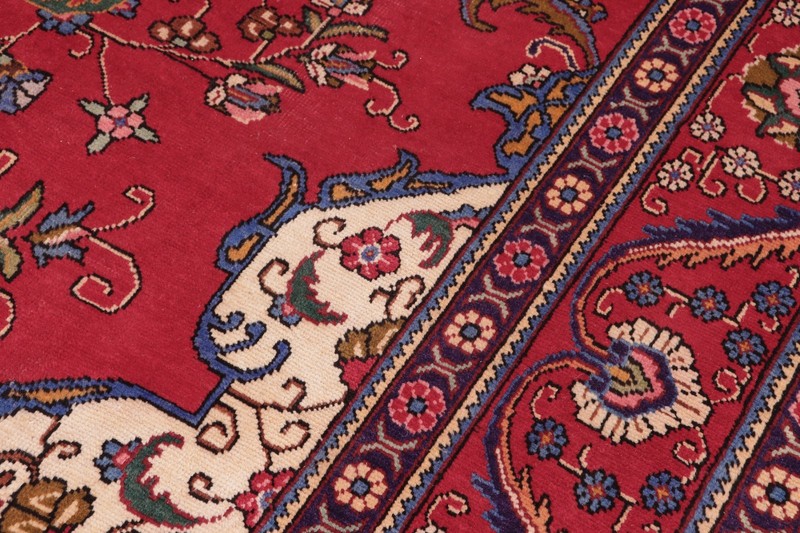 Stunning Antique Oriental Rug 8'6" x 12'10" | Vibrant Red & Blue Medallion gallery
