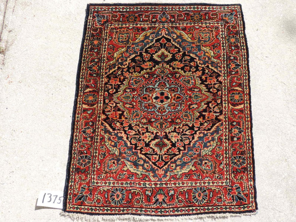 2x3ft. Handmade Antique Sarouk Wool Rug