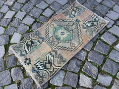 Turkish Small ug, Vintage rug, Handmade wool rug, Entryway rug 1,3 x 2,5 ft