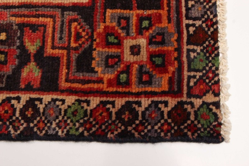 Vintage 4'4" x 6'10" Traditional Hand Knotted Vegetable Dye Wool Area Rug gallery