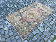 Bohemian Area Rug Handmade Wool Rug Turkish Vintage Traditional Rug 3,3 x 5,7 ft