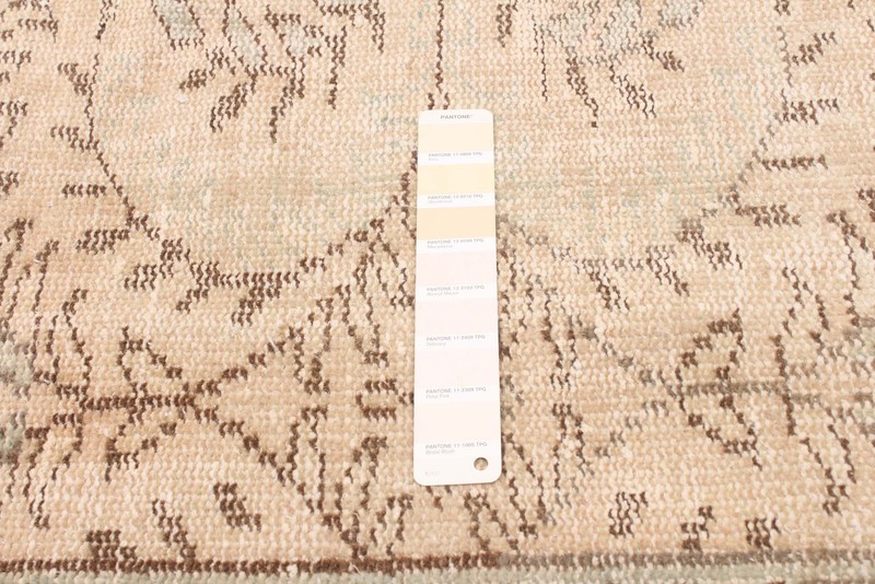 Vintage Hand-Knotted Area Rug 5'8" x 9'3" Traditional Oriental Wool Carpet gallery