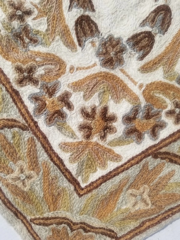 Vintage Traditional Handmade Kashmiri Chain Stitch Wool Beige Kilim 4.4x2.3ft gallery