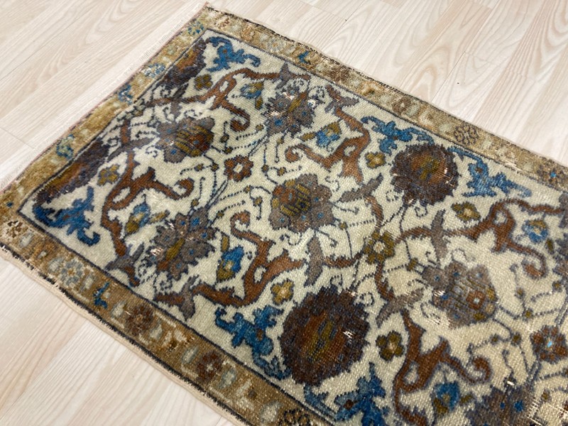 Beige Handmade Oushak Wool Doormat, Small Vintage Turkish Entry Rug, 1.7 x 3 ft gallery