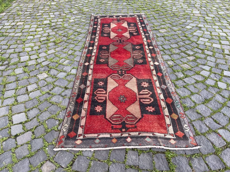 Bohemian Runner Rug, Turkish Vintage Rug, Handmade Wool Rug, 3,1 x 8,2 ft gallery