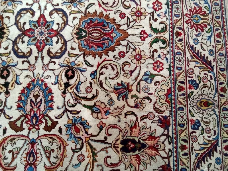 Exquisite Hand-knotted Rug paroxysmal size: 7' X 9' gallery