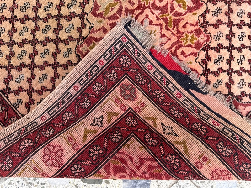 200 X 110 cm COLLECTORS' ITEM Vintage Kaisary Turkish Carpet gallery