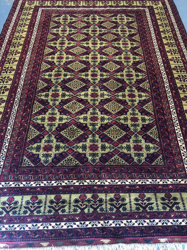 Stunning super fine hand knotted rug 7’ X 10’ gallery