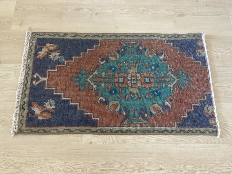 Pink rug, Turkish rug, Vintage rug, Small rug, Doormat rug, 1.7 x 3 ft gallery