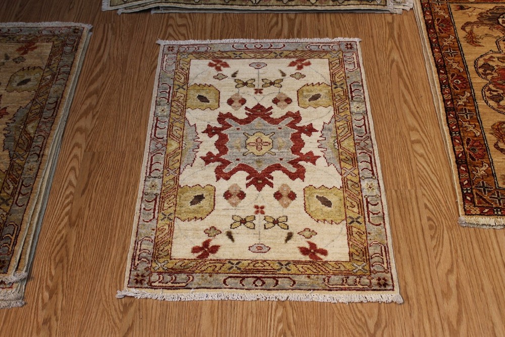 _HANDMADE-RUG-2' x 3' Agra Design made out of natural wool- dyes throw rug