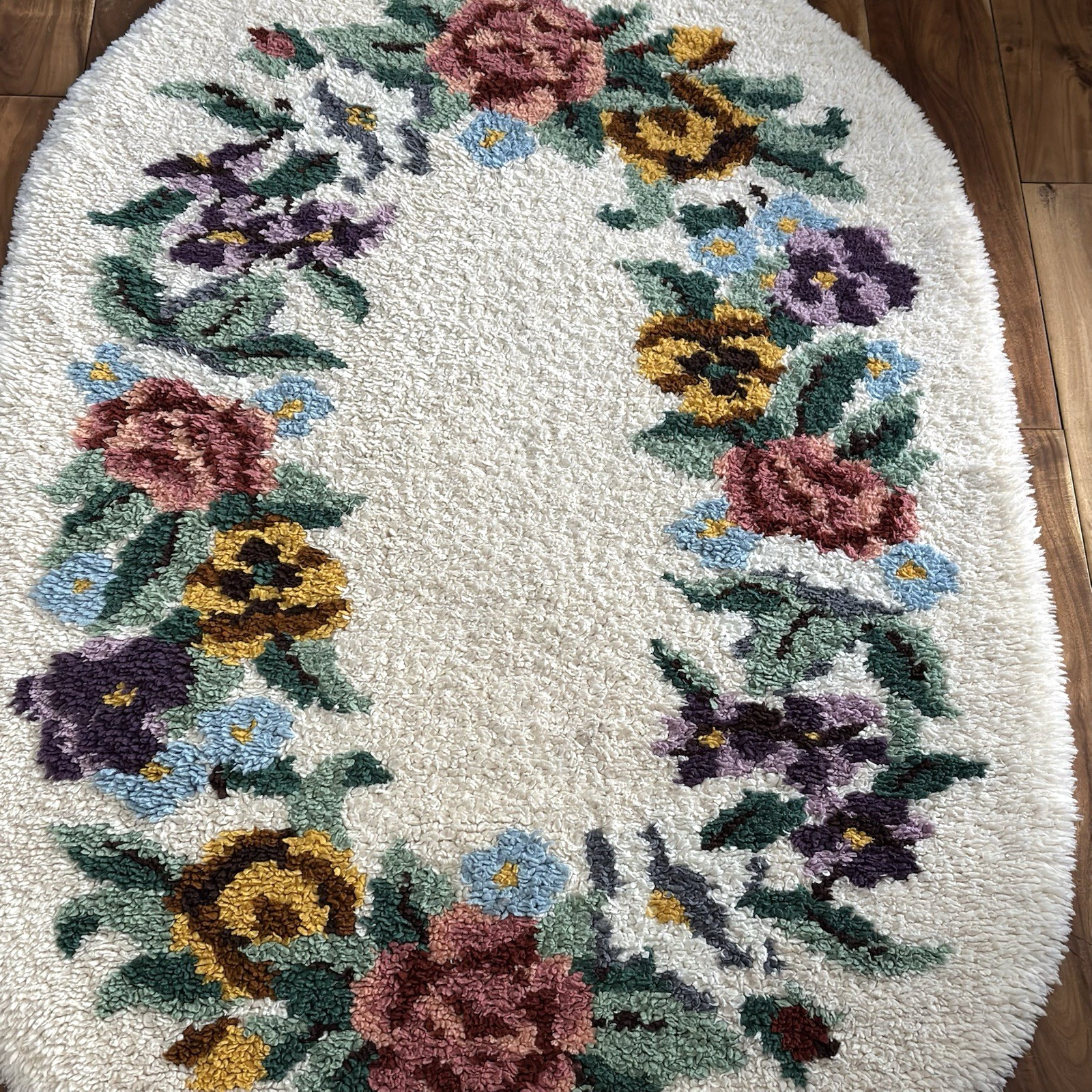 Vtg Floral Handmade Hooked Area Rug Large Oval 51x34 Cottage Country Grandma gallery