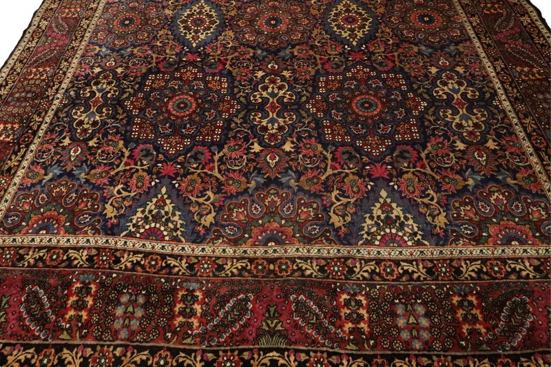 Yâzd-Kễrman Antique Rug - 10'5" x 16'8" gallery